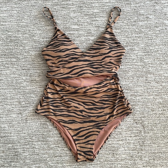 Aerie Tiger Striped One Piece Swimsuit Size M Animal Print High Waist Side Tie - Picture 10 of 11